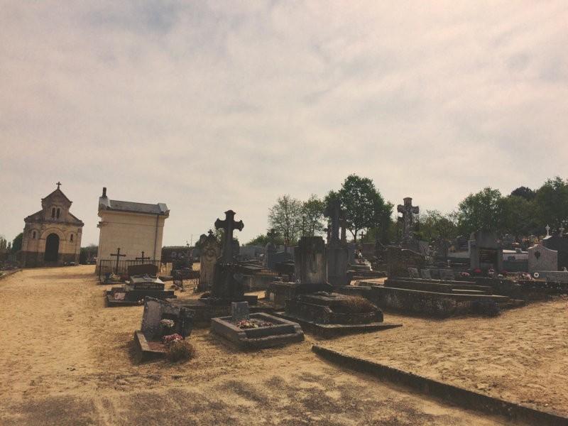 Le cimetière